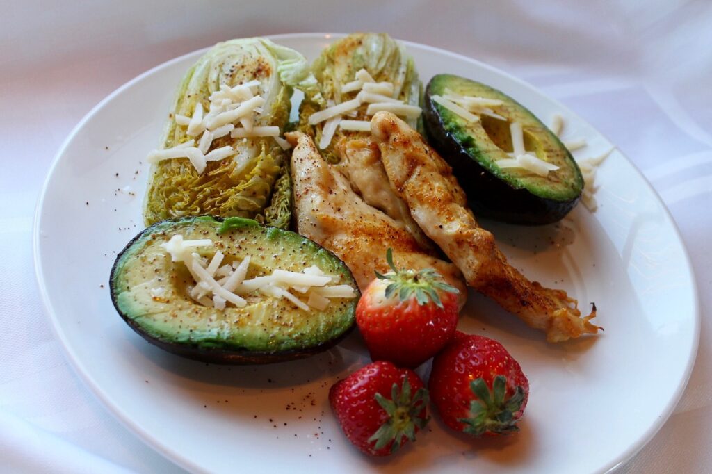 chicken, avocado, heart salad