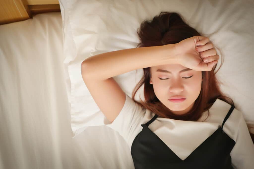 โรคนอนไม่หลับเรื้อรังคืออะไร และมีการรักษาอย่างไร